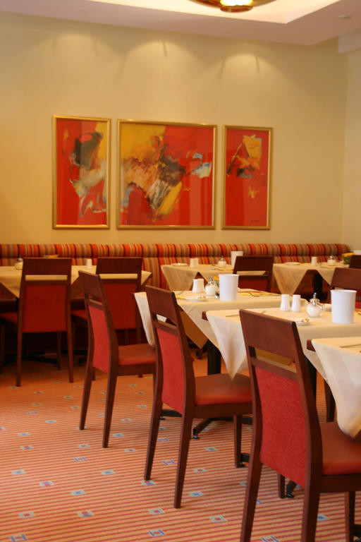 Best Western Hotel Ketterer シュトゥットガルト エクステリア 写真